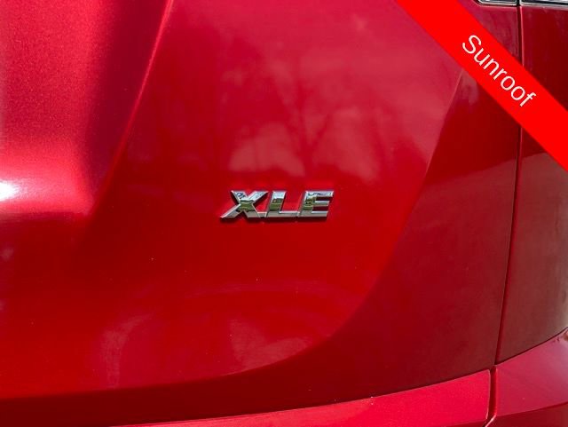 Used 2017 Toyota RAV4 XLE FWD image 12
