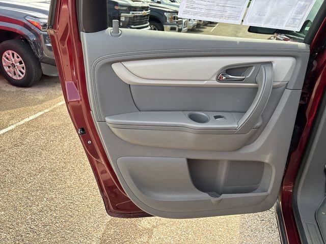 Used 2017 Chevrolet Traverse LT w/ Style and Technology Package image 18