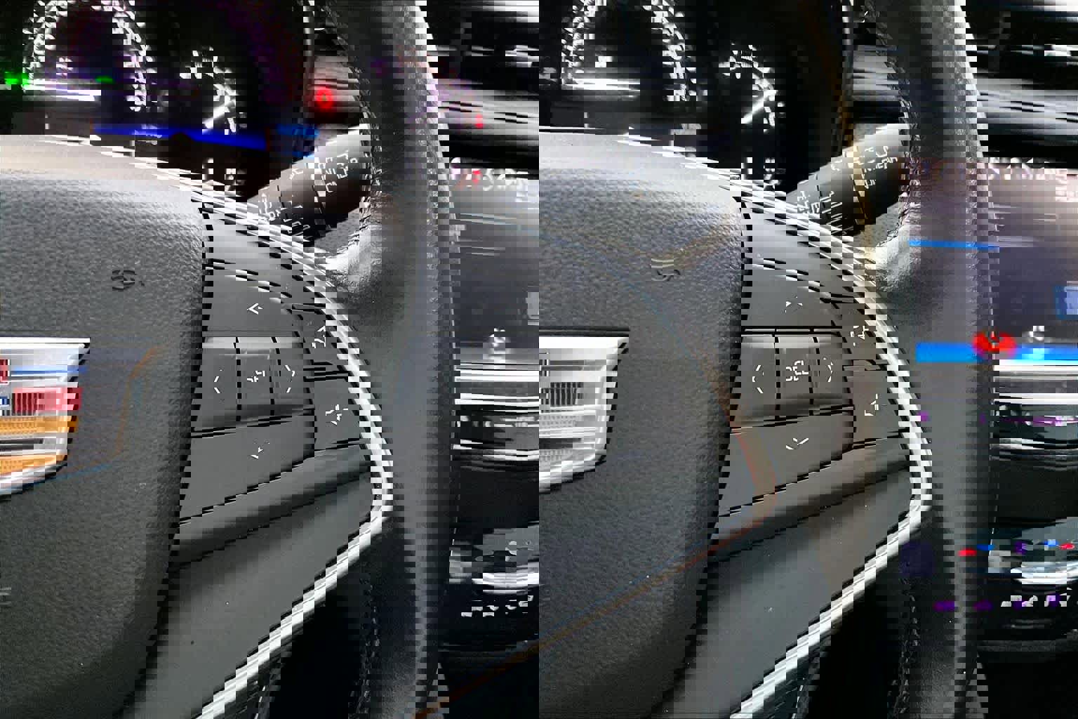 Used 2018 Cadillac XT5 Premium Luxury AWD/4WD image 25