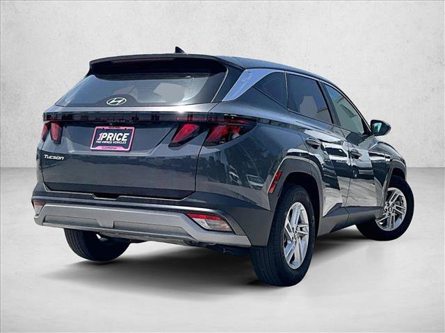 Used 2025 Hyundai Tucson SE FWD image 2