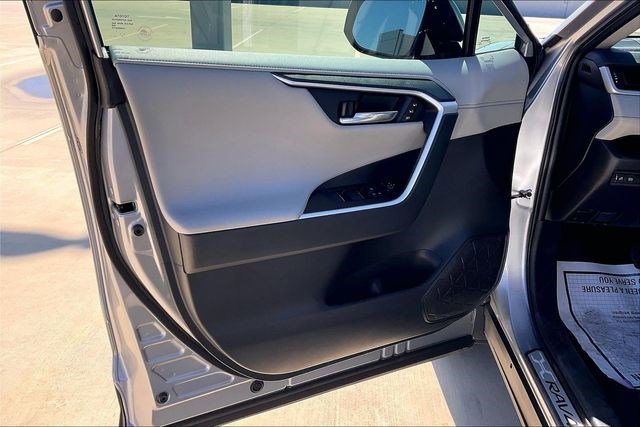 Used 2024 Toyota RAV4 Limited image 28