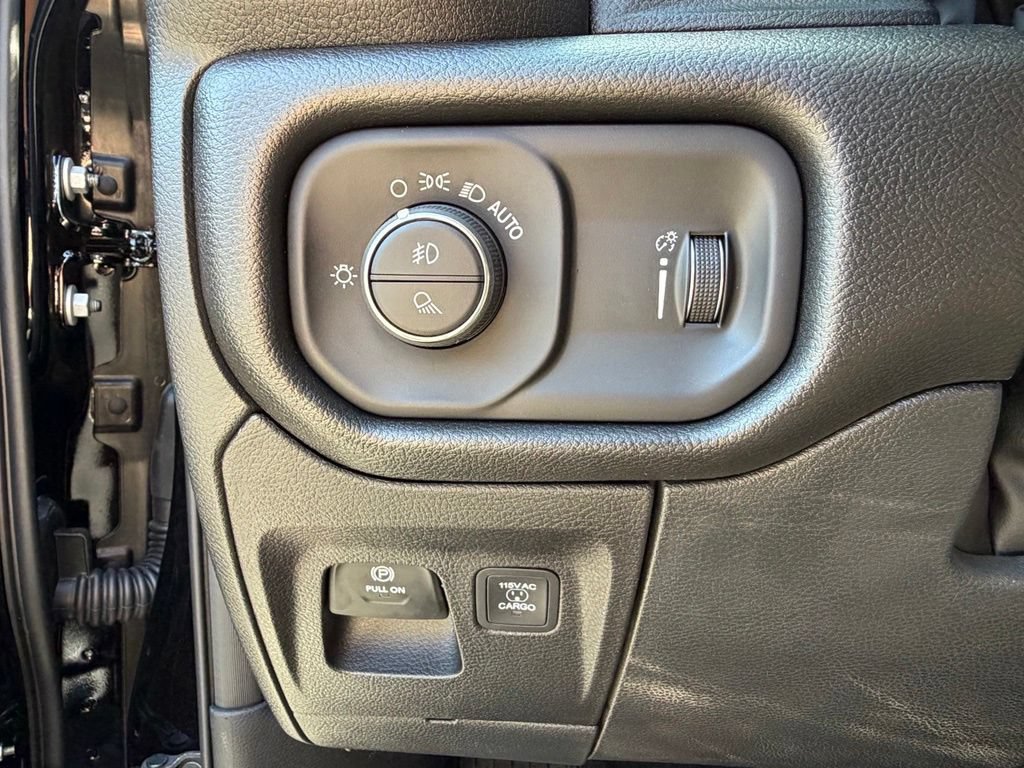 New 2026 RAM 1500 Warlock AWD/4WD image 24