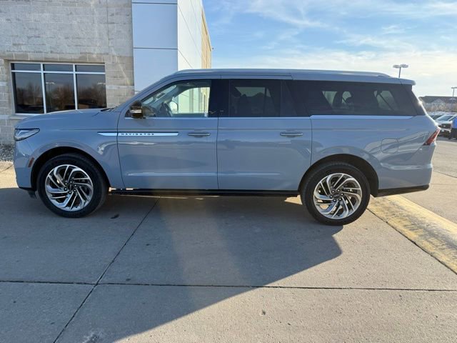 Certified 2025 Lincoln Navigator L Reserve image 6