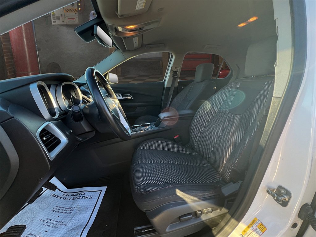 Used 2017 Chevrolet Equinox LT w/ Convenience Package image 13