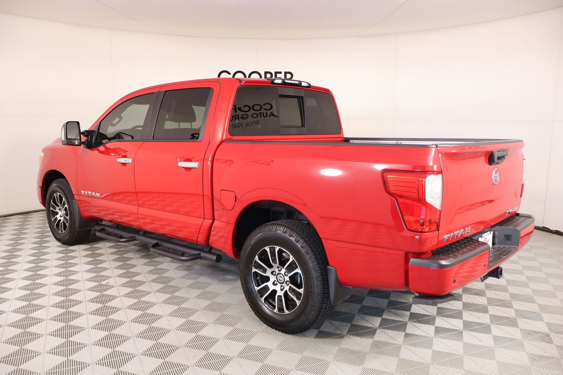 Used 2021 Nissan Titan SV w/ SV Convenience Package AWD/4WD image 23