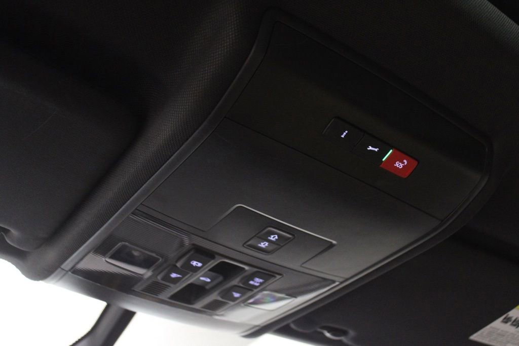 Used 2021 Volkswagen Atlas Cross Sport SE FWD image 24