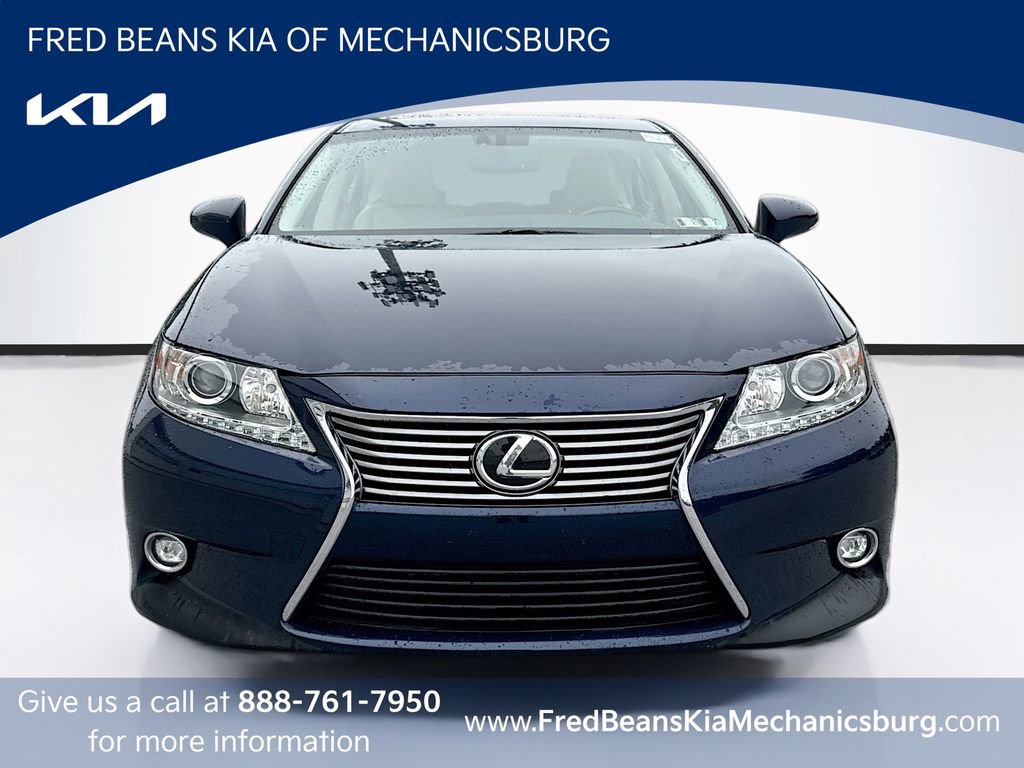 Used 2015 Lexus ES 350 w/ Luxury Package FWD image 2