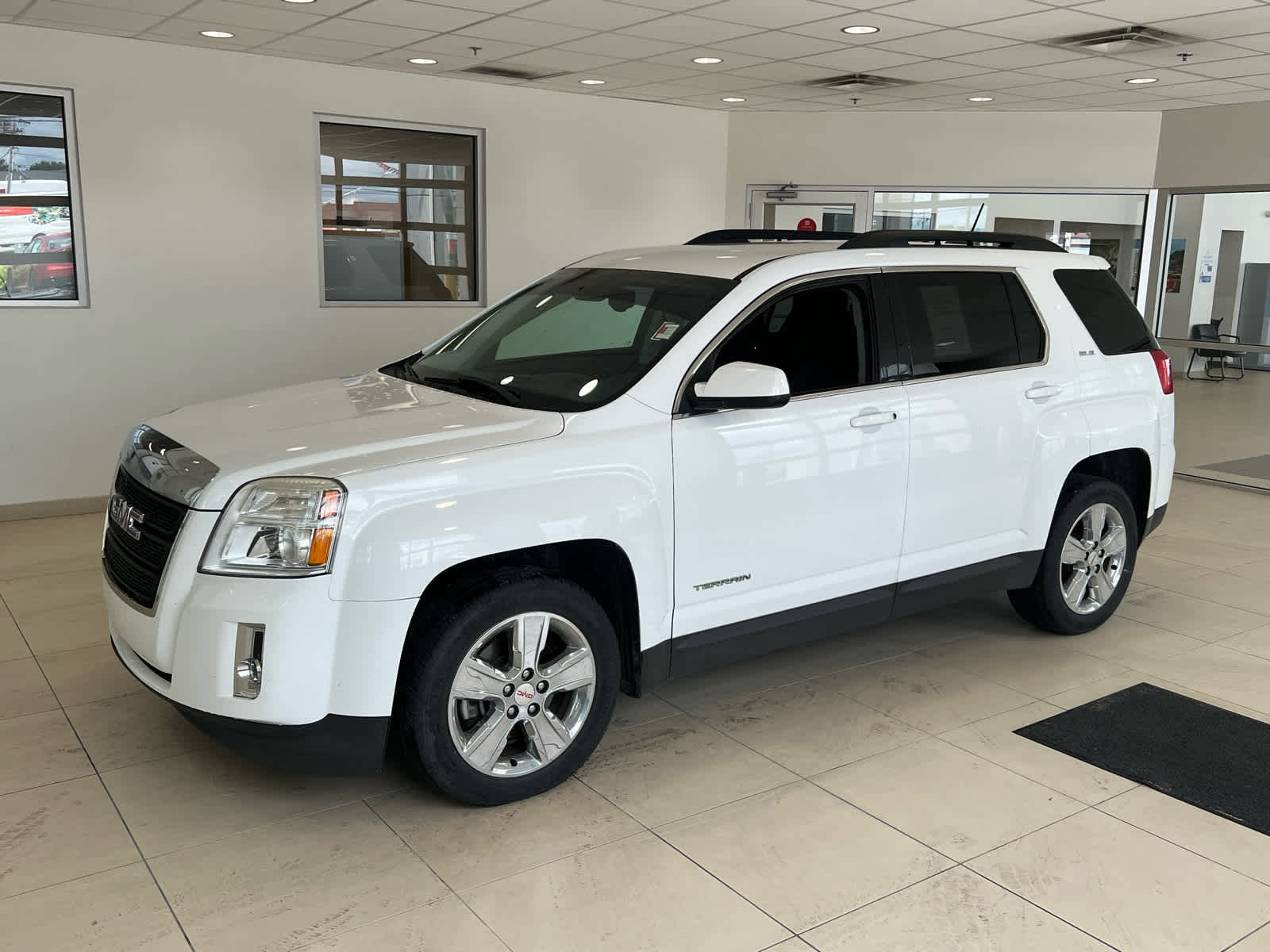 Used 2015 GMC Terrain SLE w/ Convenience Package AWD/4WD image 3