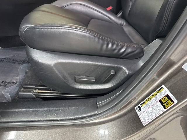 Used 2017 MAZDA MAZDA3 Touring FWD image 5