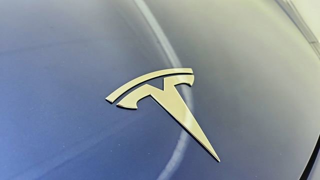 Used 2024 Tesla Model Y Performance AWD/4WD image 16