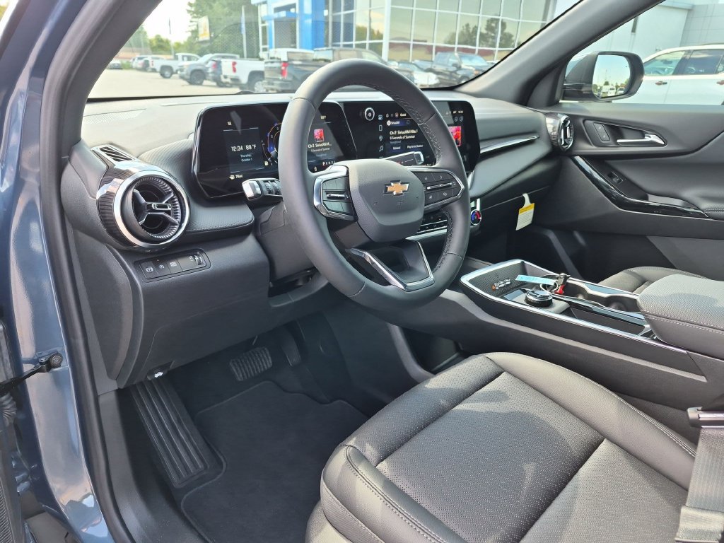 New 2027 Chevrolet Equinox LT w/ Convenience Package II FWD image 18