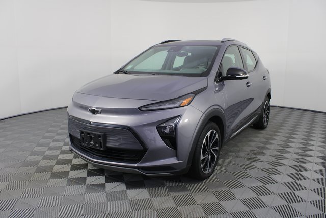 Used 2023 Chevrolet Bolt EUV Premier w/ Sun & Sound Package image 23