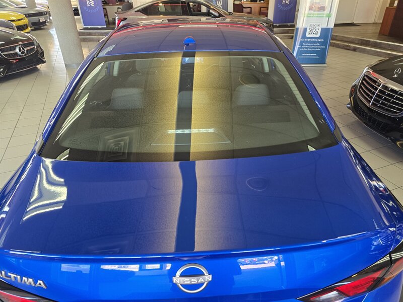 Used 2025 Nissan Altima 2.5 SV FWD image 29