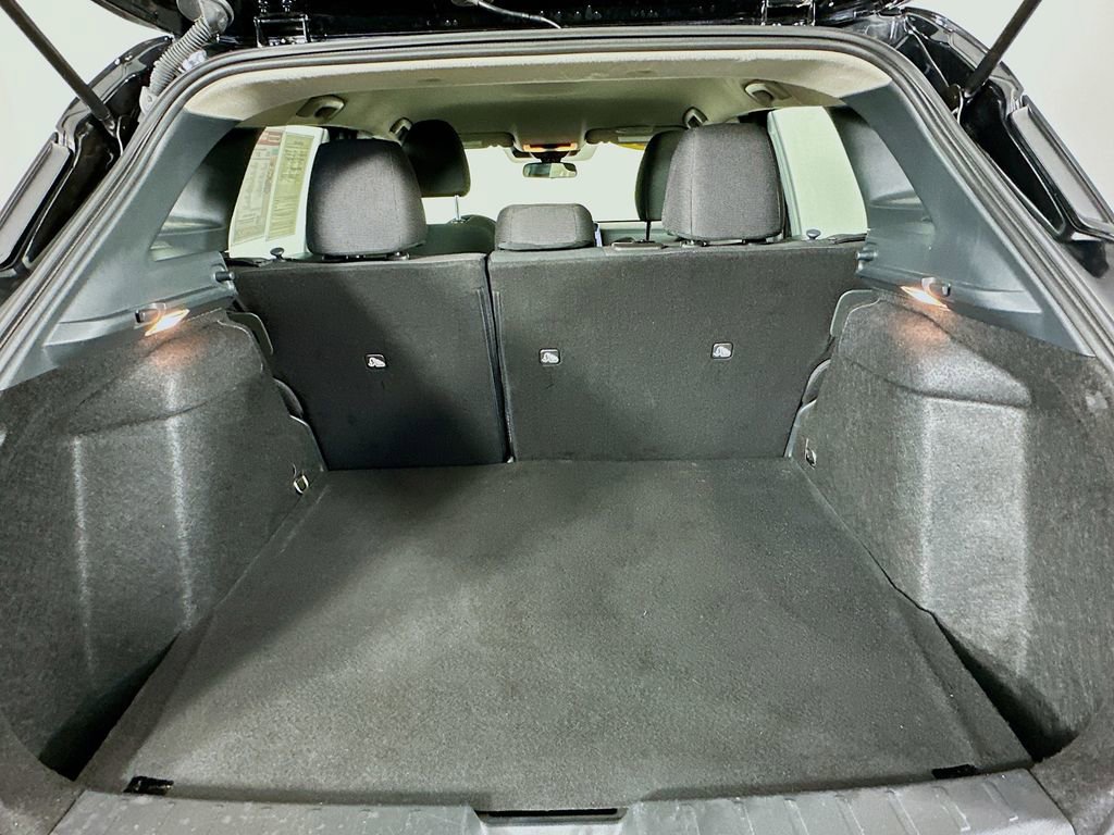 Certified 2025 Nissan Kicks S image 32