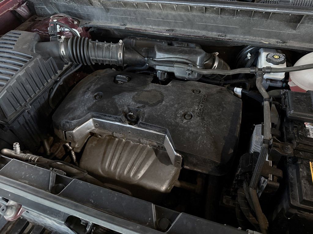 Used 2020 GMC Acadia SLE w/ LPO, Floor Liner Package image 38