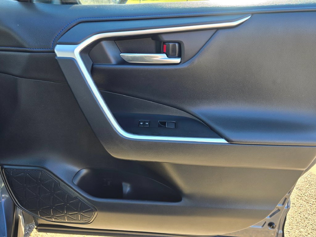 Used 2021 Toyota RAV4 XSE w/ XSE Grade Weather Package AWD/4WD image 20