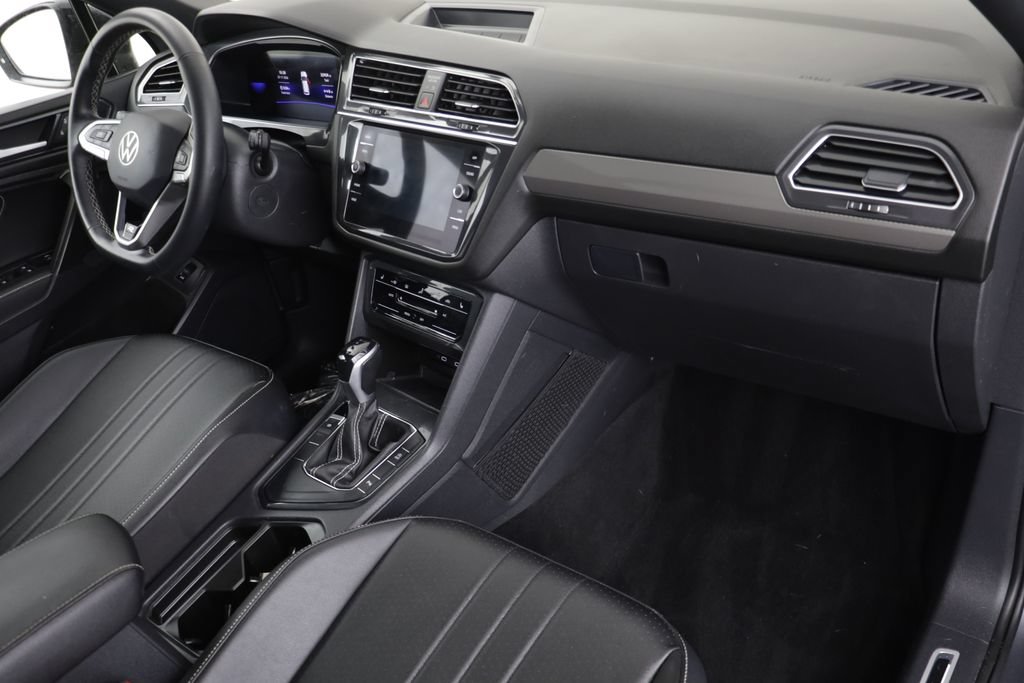 Certified 2023 Volkswagen Tiguan SE R-Line FWD image 19