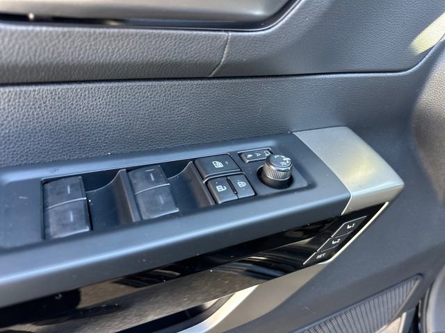 Used 2025 Toyota Tundra Limited AWD/4WD image 13