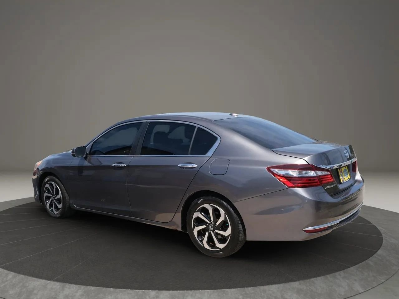 Used 2017 Honda Accord EX image 3