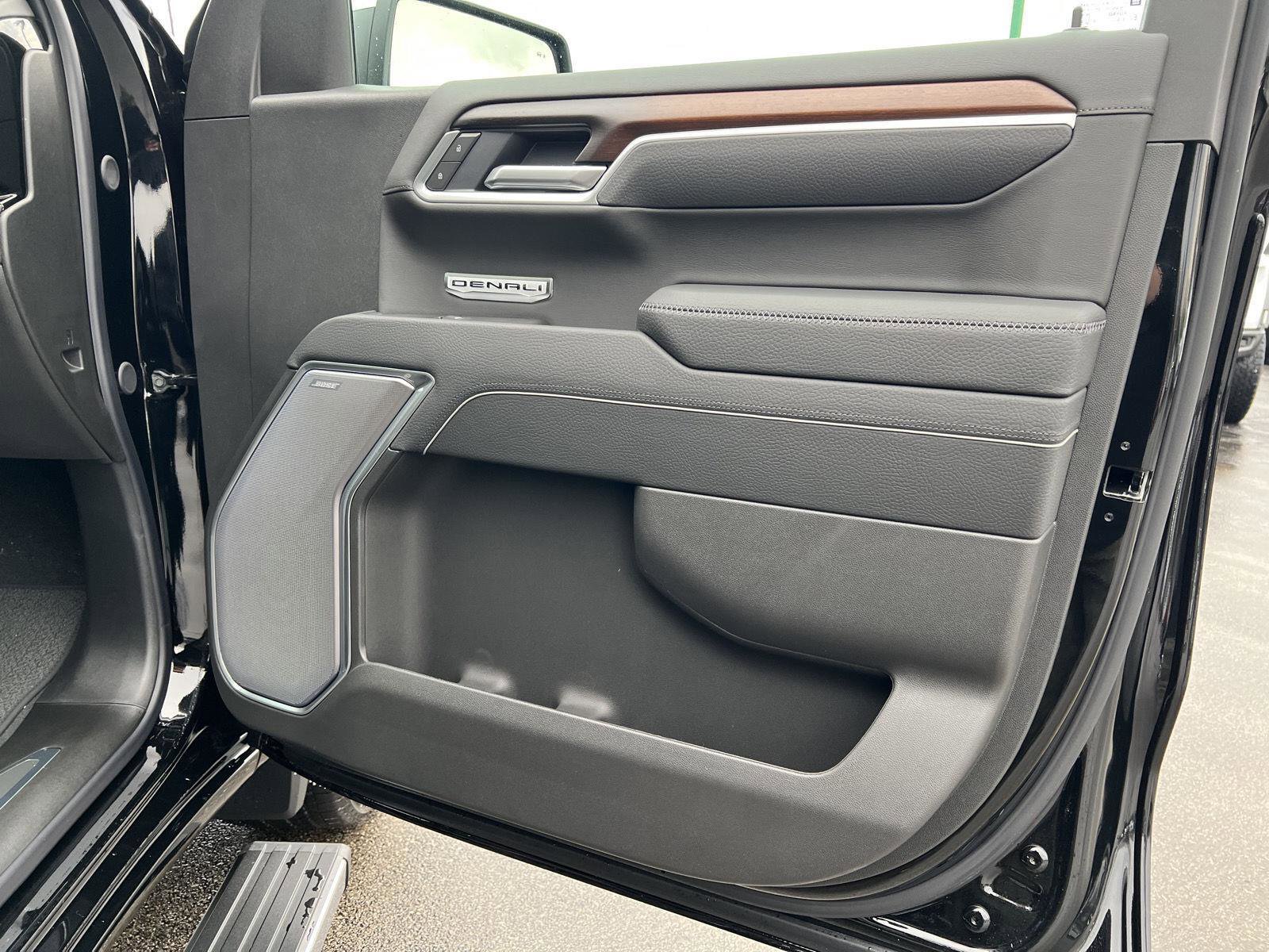 New 2026 GMC Sierra 1500 Denali w/ Denali Reserve Package image 18