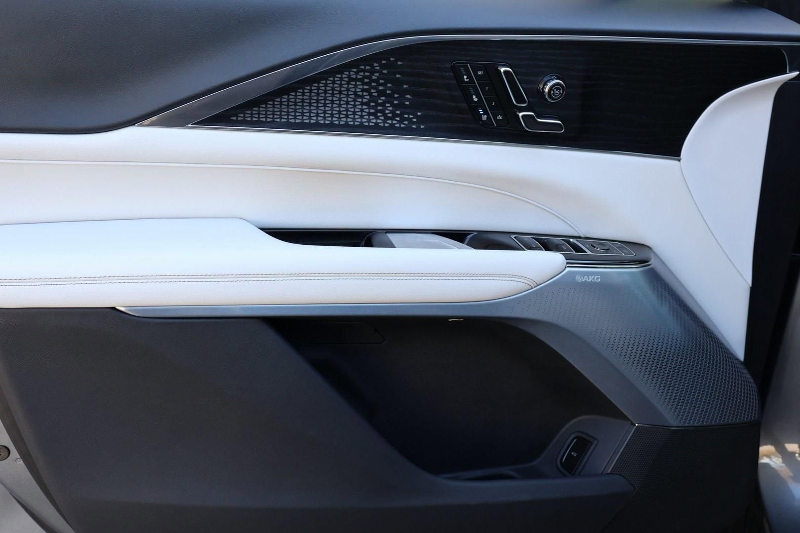 Certified 2023 Cadillac Lyriq 2WD image 27