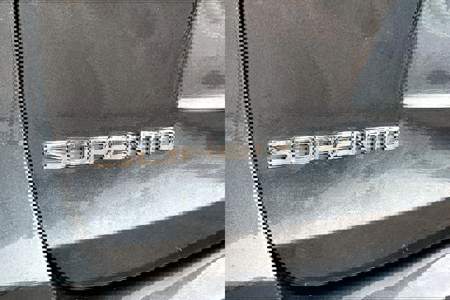 Used 2020 Kia Sorento S image 10