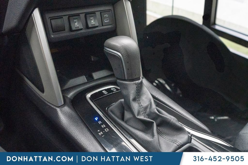 Used 2025 Toyota Corolla Cross XLE AWD/4WD image 9