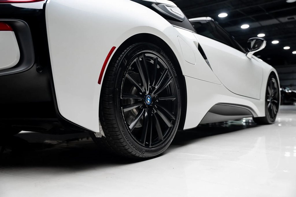 Used 2019 BMW i8 Roadster AWD/4WD image 44