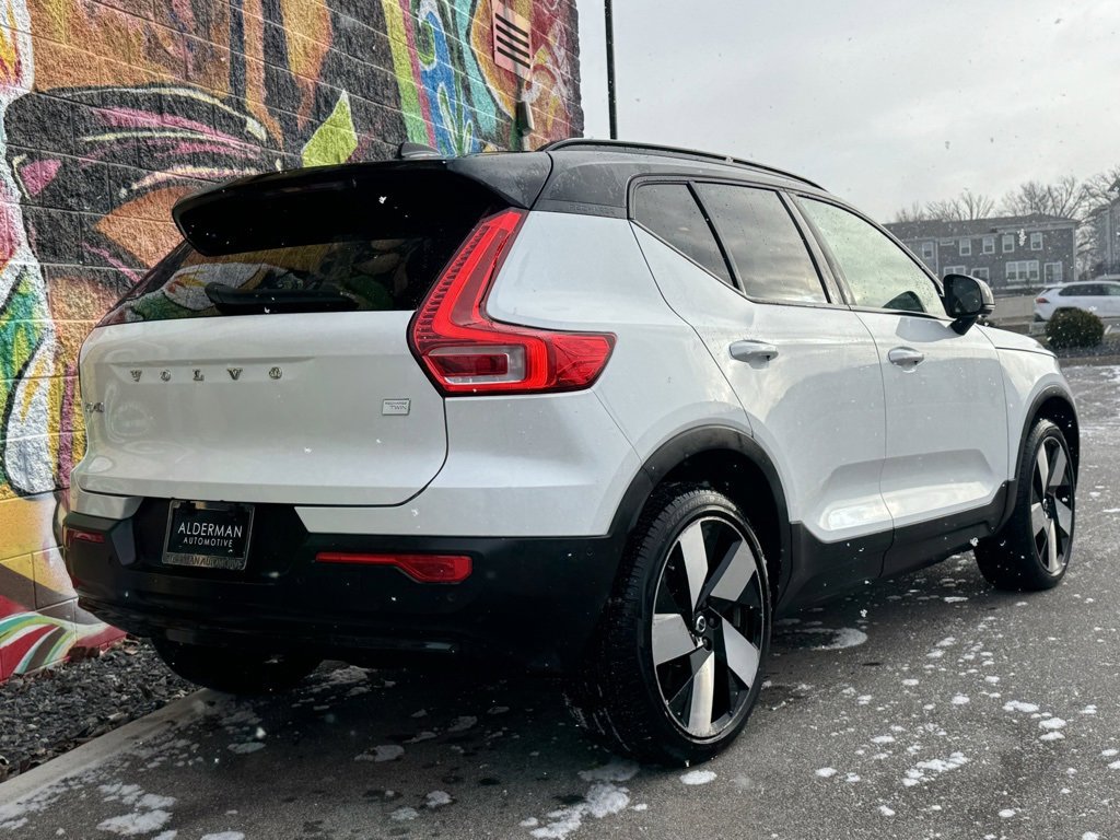 Used 2023 Volvo XC40 Recharge Ultimate image 12