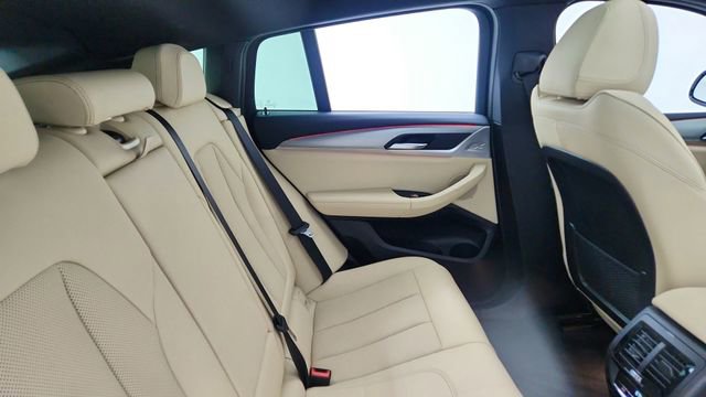 Used 2025 BMW X4 xDrive30i image 26
