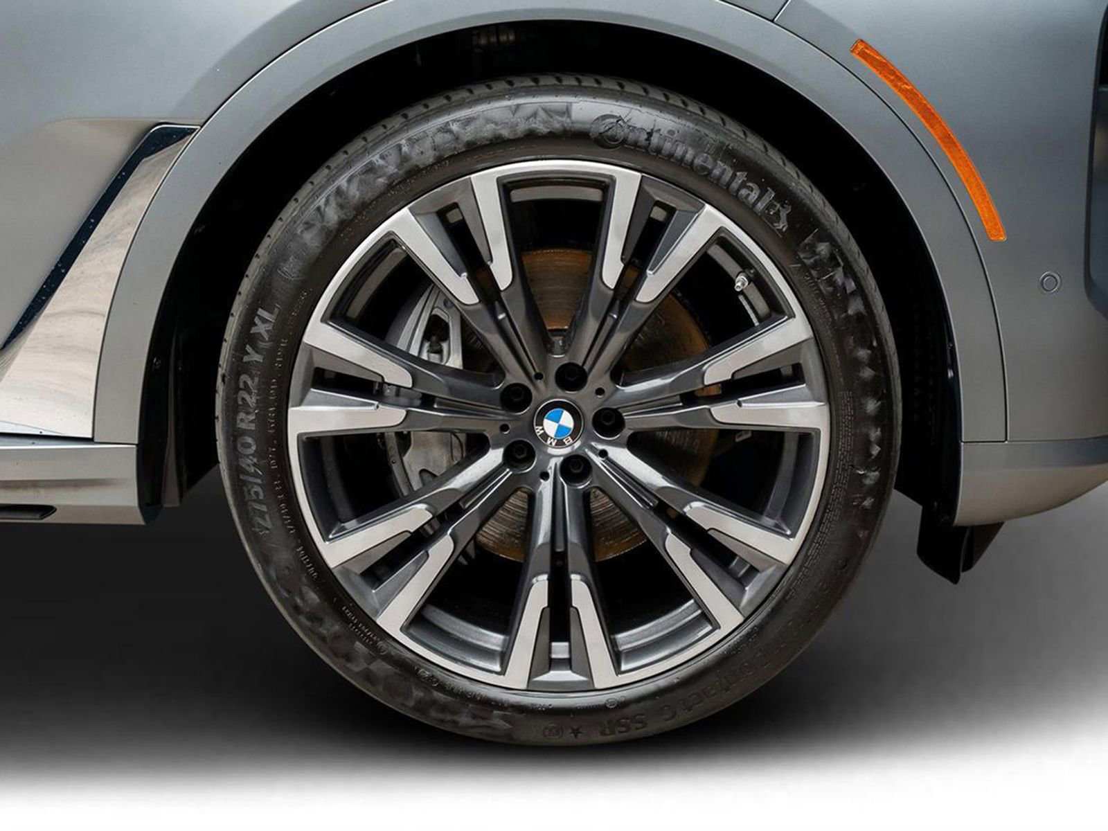 Used 2023 BMW X7 xDrive40i w/ Premium Package image 31