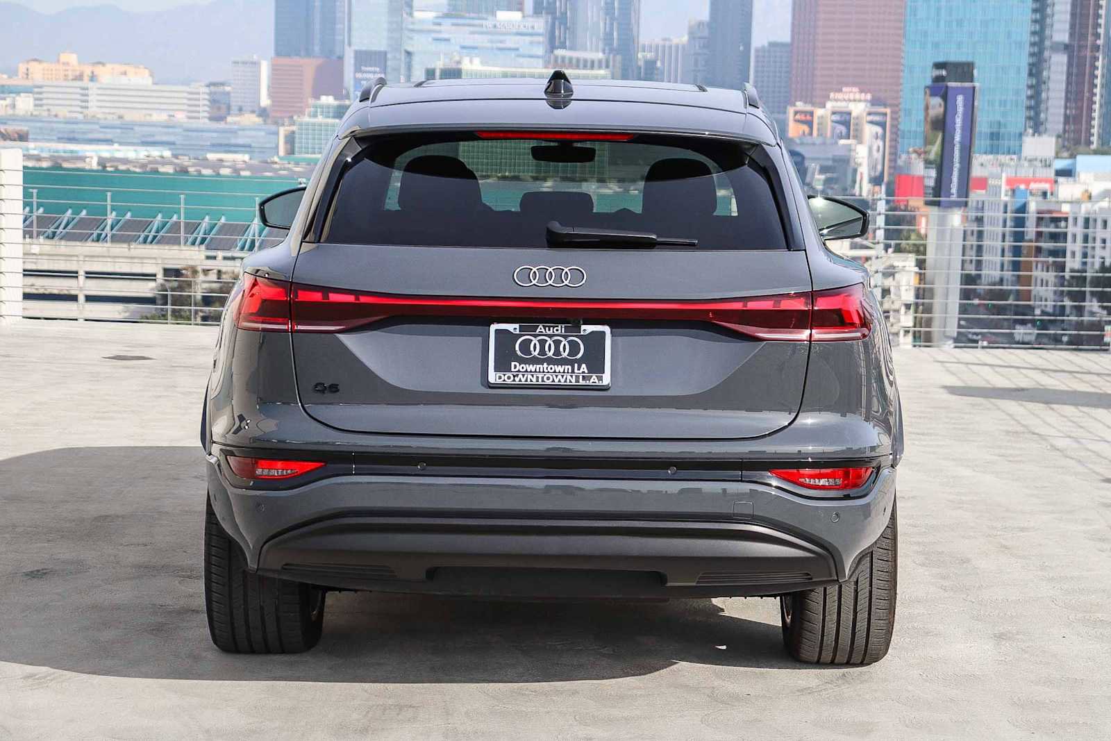Used 2025 Audi Q6 e-tron Premium w/ Convenience Package image 5