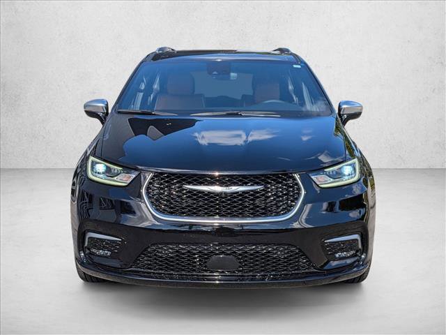 Used 2024 Chrysler Pacifica Pinnacle video 2