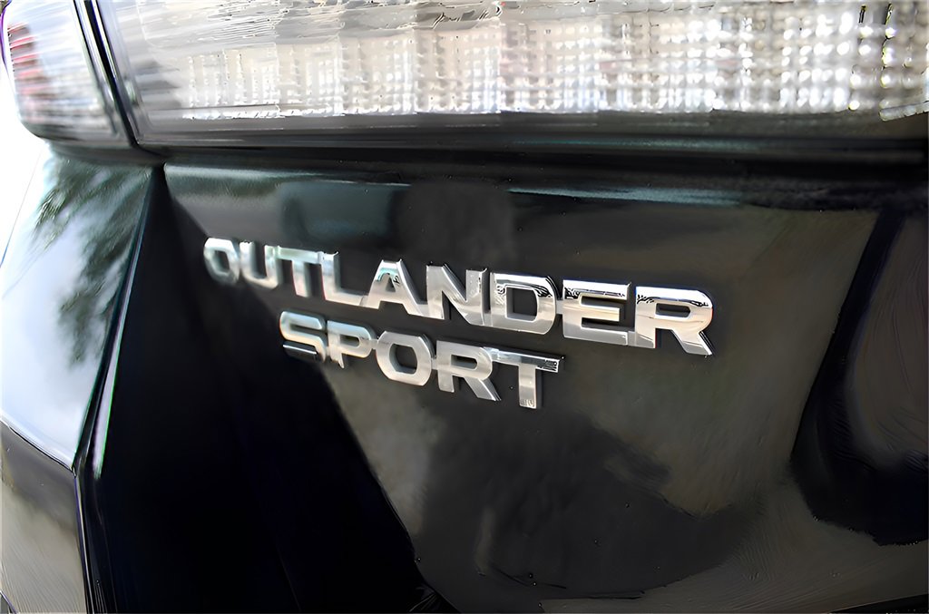 Used 2023 Mitsubishi Outlander Sport LE image 8