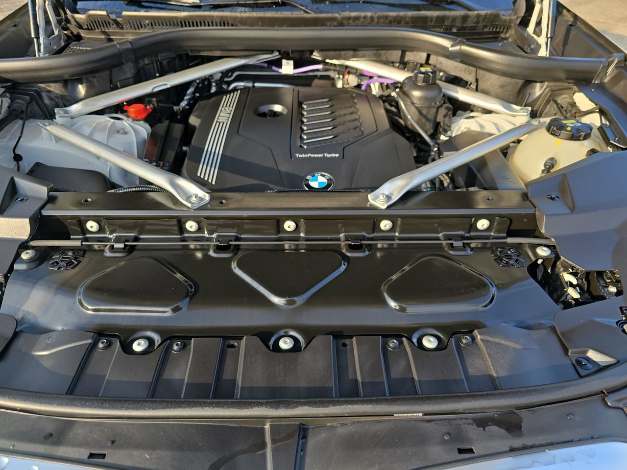 Used 2022 BMW X6 xDrive40i AWD/4WD image 32