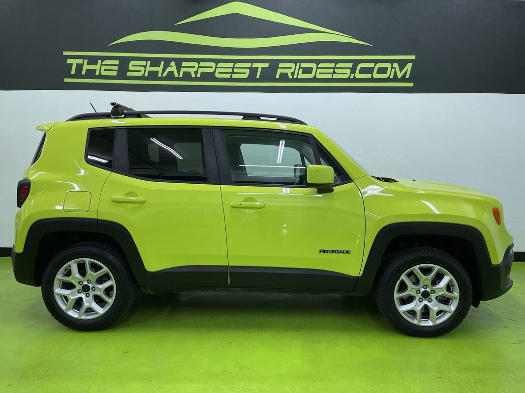 Used 2017 Jeep Renegade Latitude w/ Cold Weather Group AWD/4WD image 11