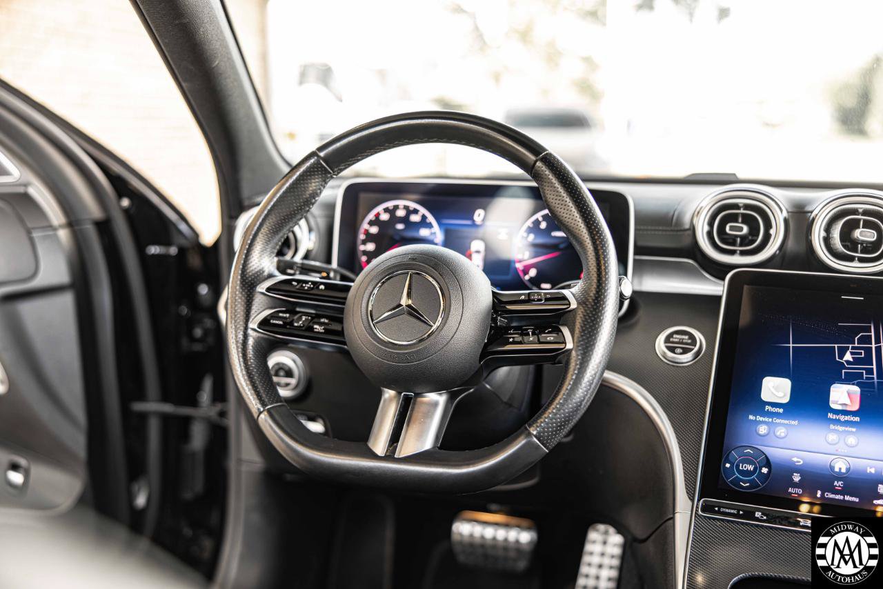 Used 2025 Mercedes-Benz C 300 Sedan image 29