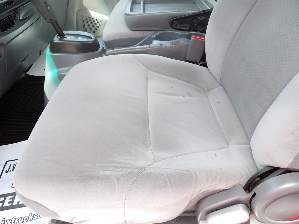 Used 2019 Isuzu NPR RWD image 18