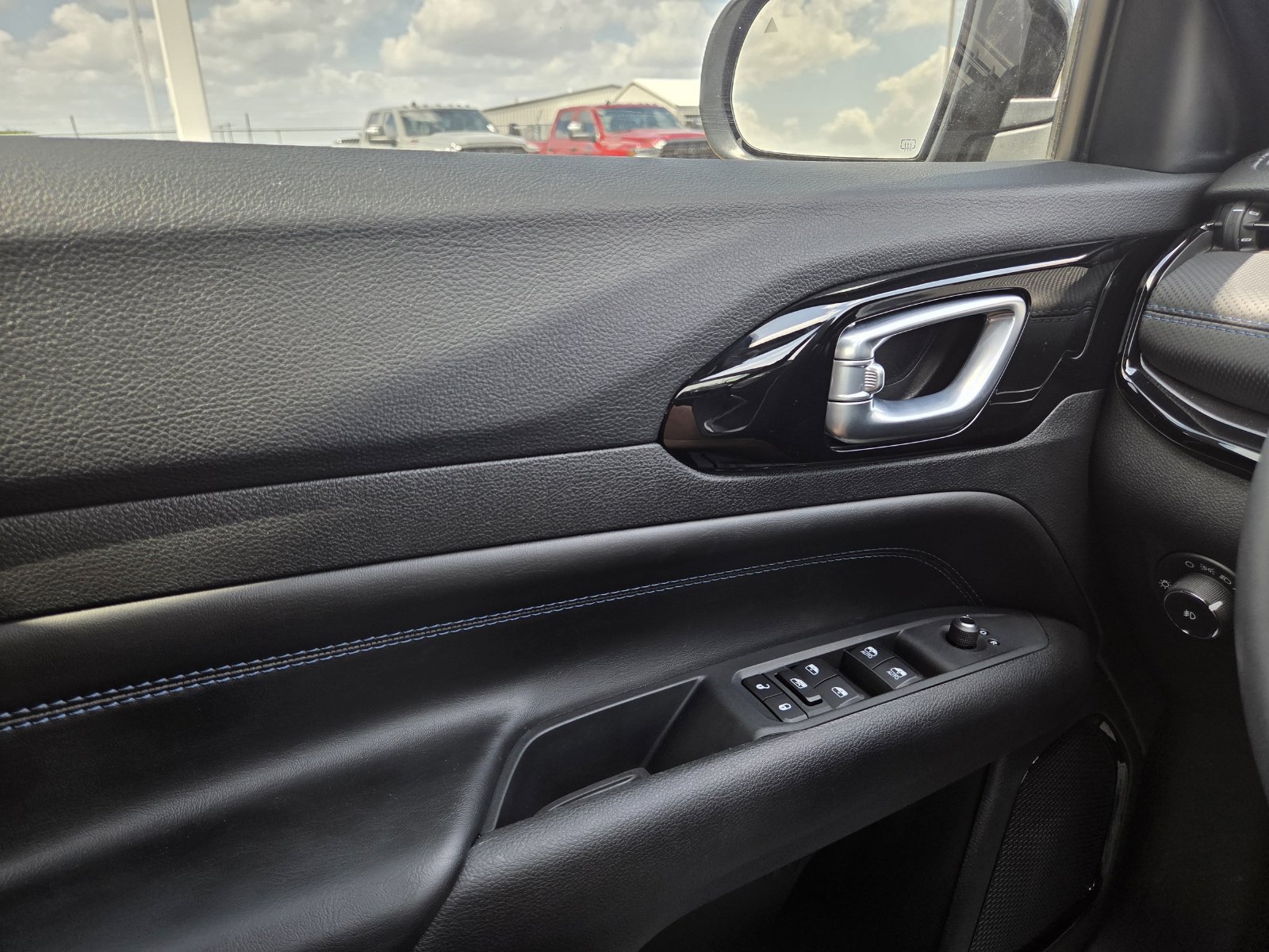New 2026 Jeep Compass Latitude AWD/4WD image 38