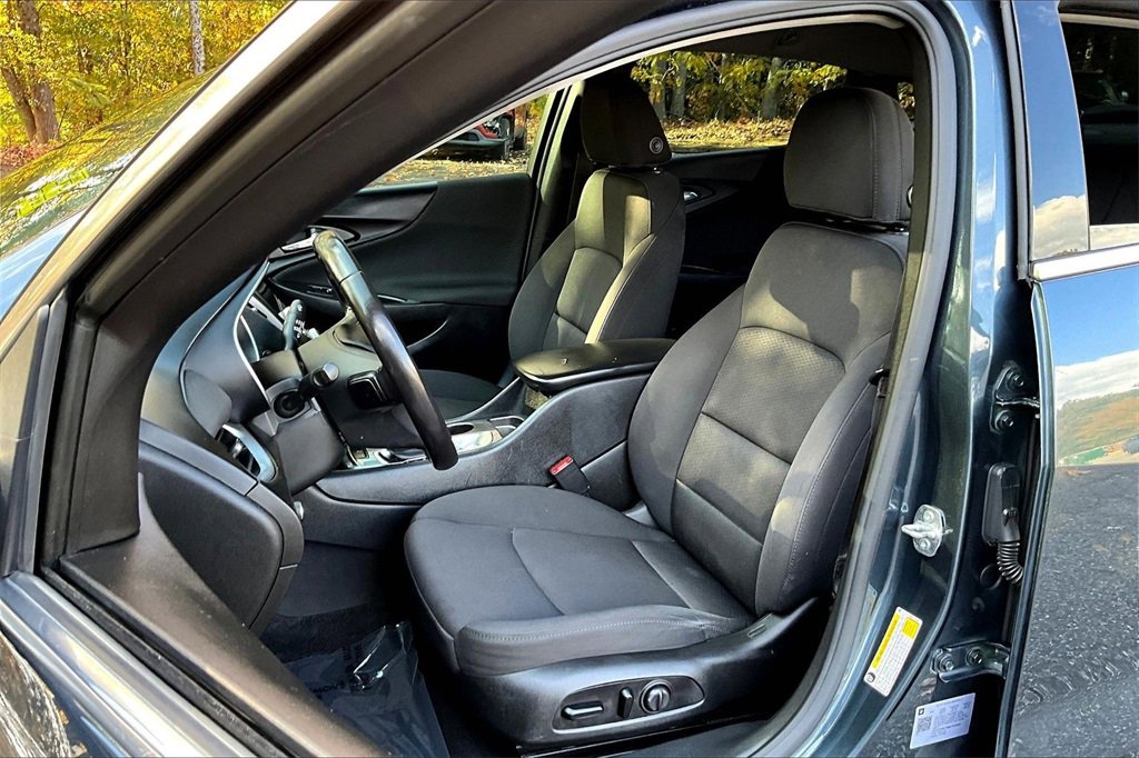 Certified 2021 Chevrolet Malibu RS w/ LPO, Floor Liner Package image 19