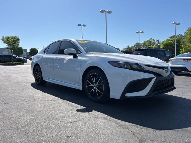 Used 2022 Toyota Camry SE FWD image 4