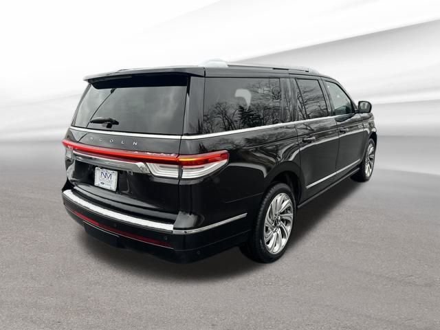 Used 2024 Lincoln Navigator L 4WD image 8