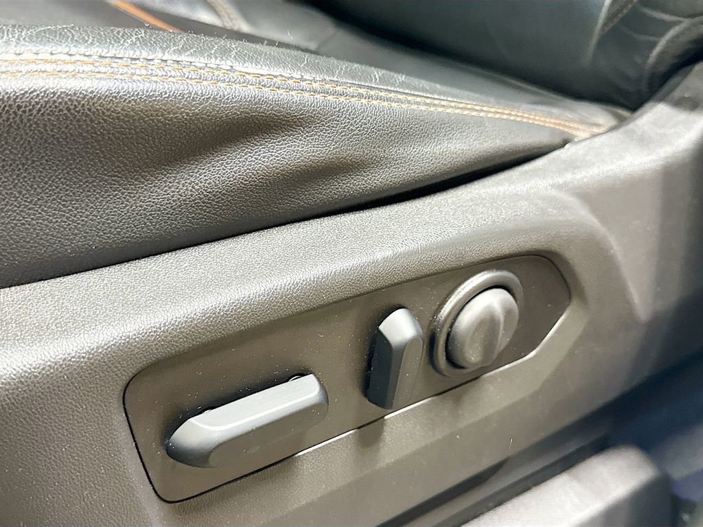 Used 2021 GMC Sierra 3500 AT4 w/ Gooseneck/5TH Wheel Package image 18