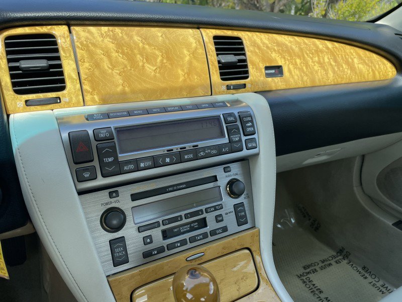 Used 2005 Lexus SC 430 Convertible RWD image 18