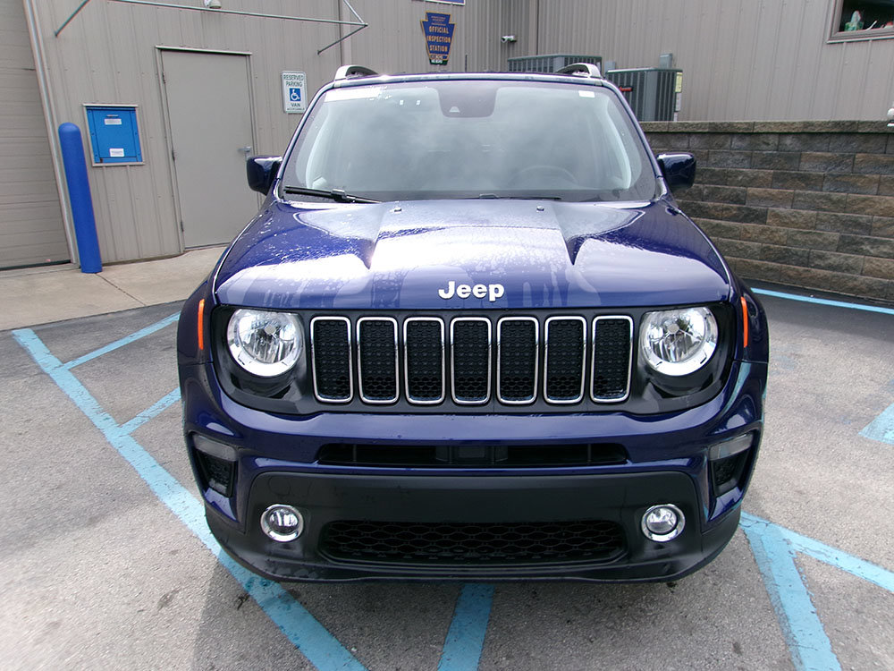 Used 2021 Jeep Renegade Latitude w/ Convenience Group AWD/4WD image 2
