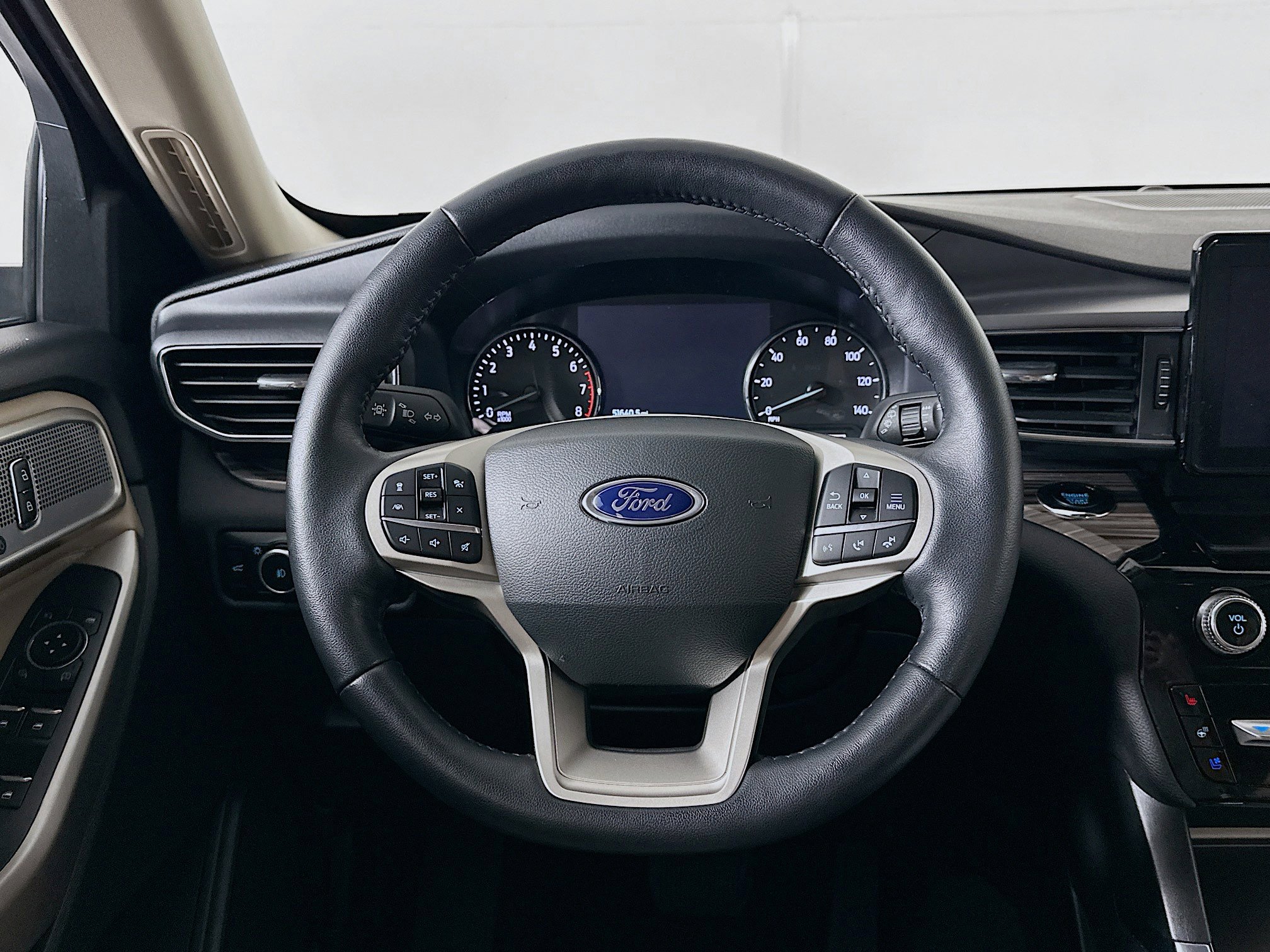 Used 2023 Ford Explorer Limited image 18