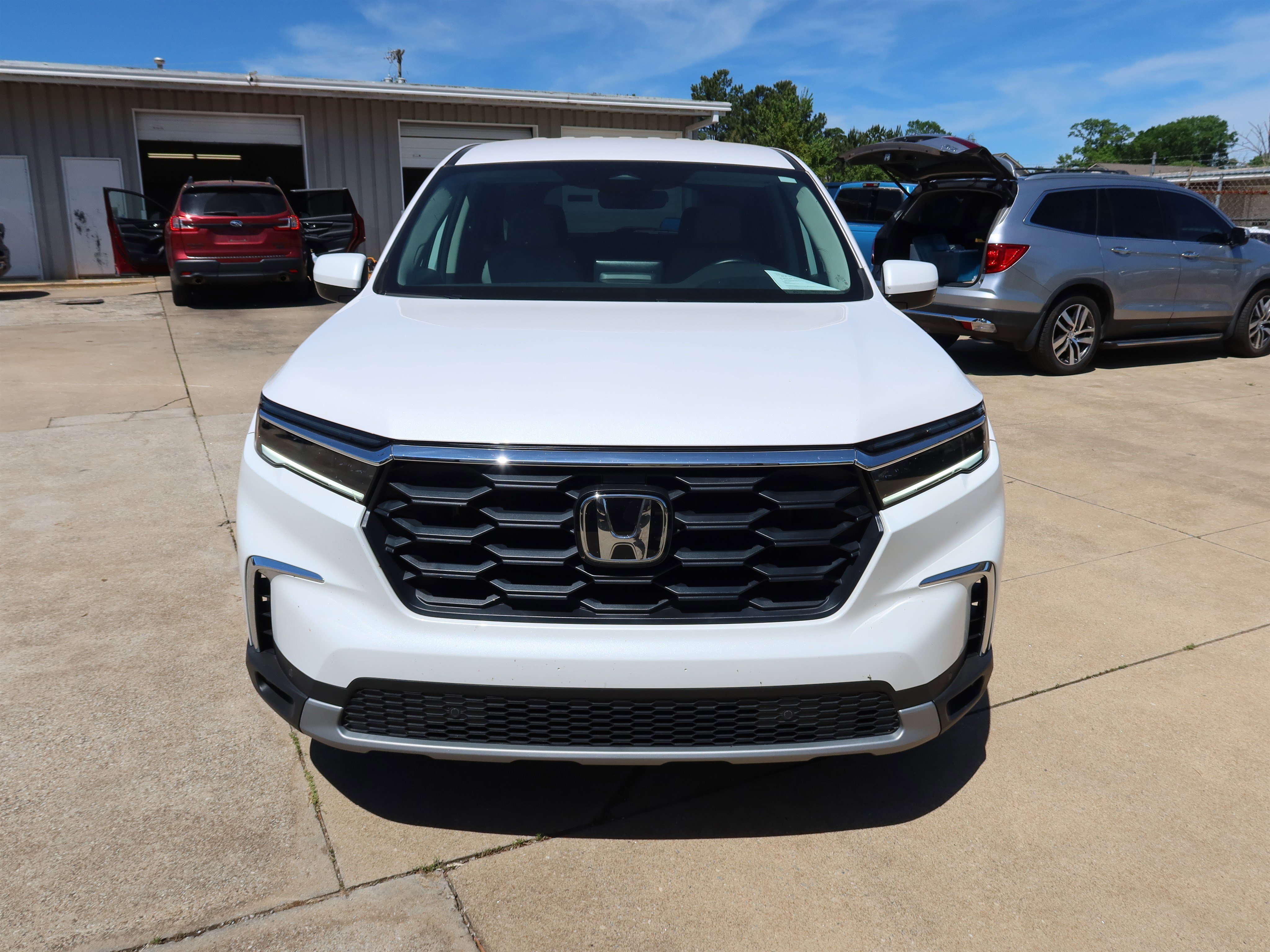 Used 2025 Honda Pilot EX-L image 10