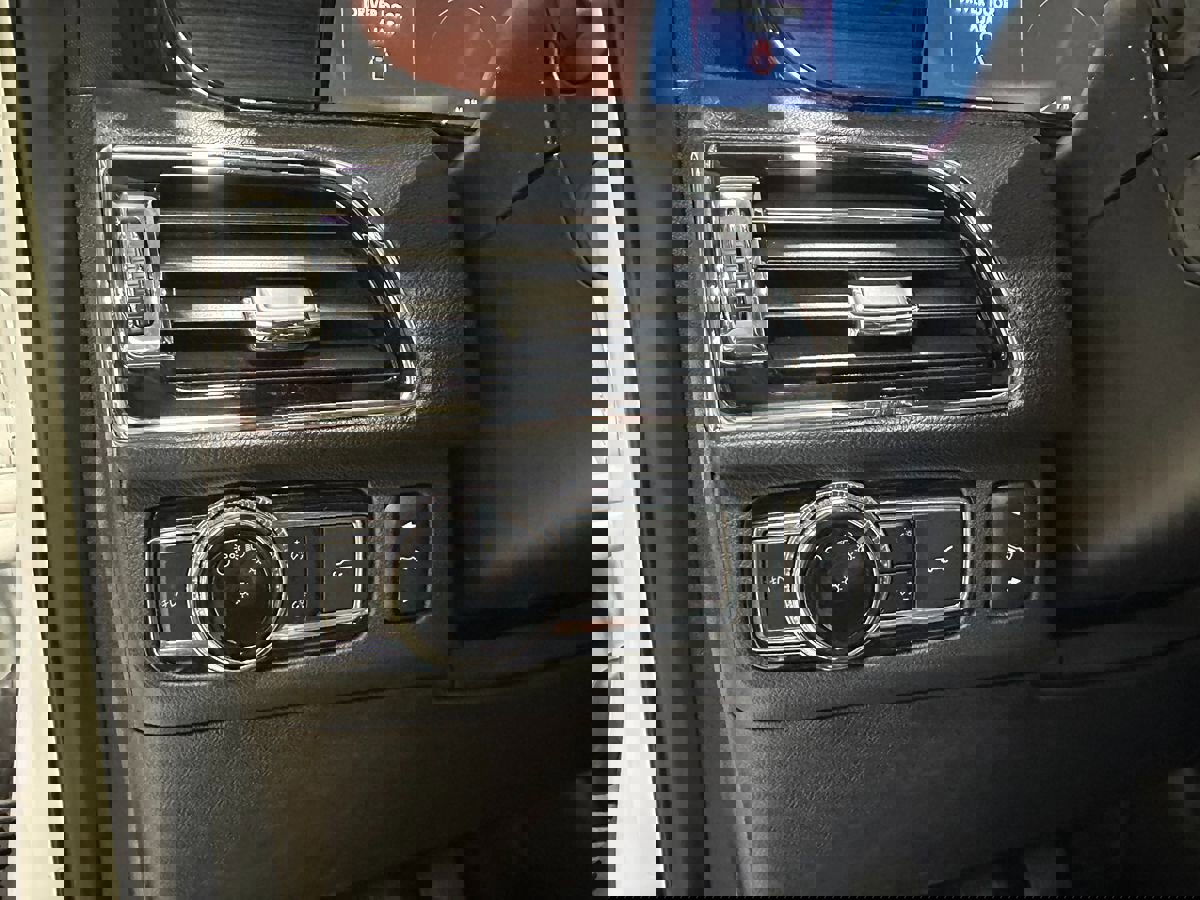 Used 2021 Lincoln Navigator Reserve w/ Luxury Package image 39