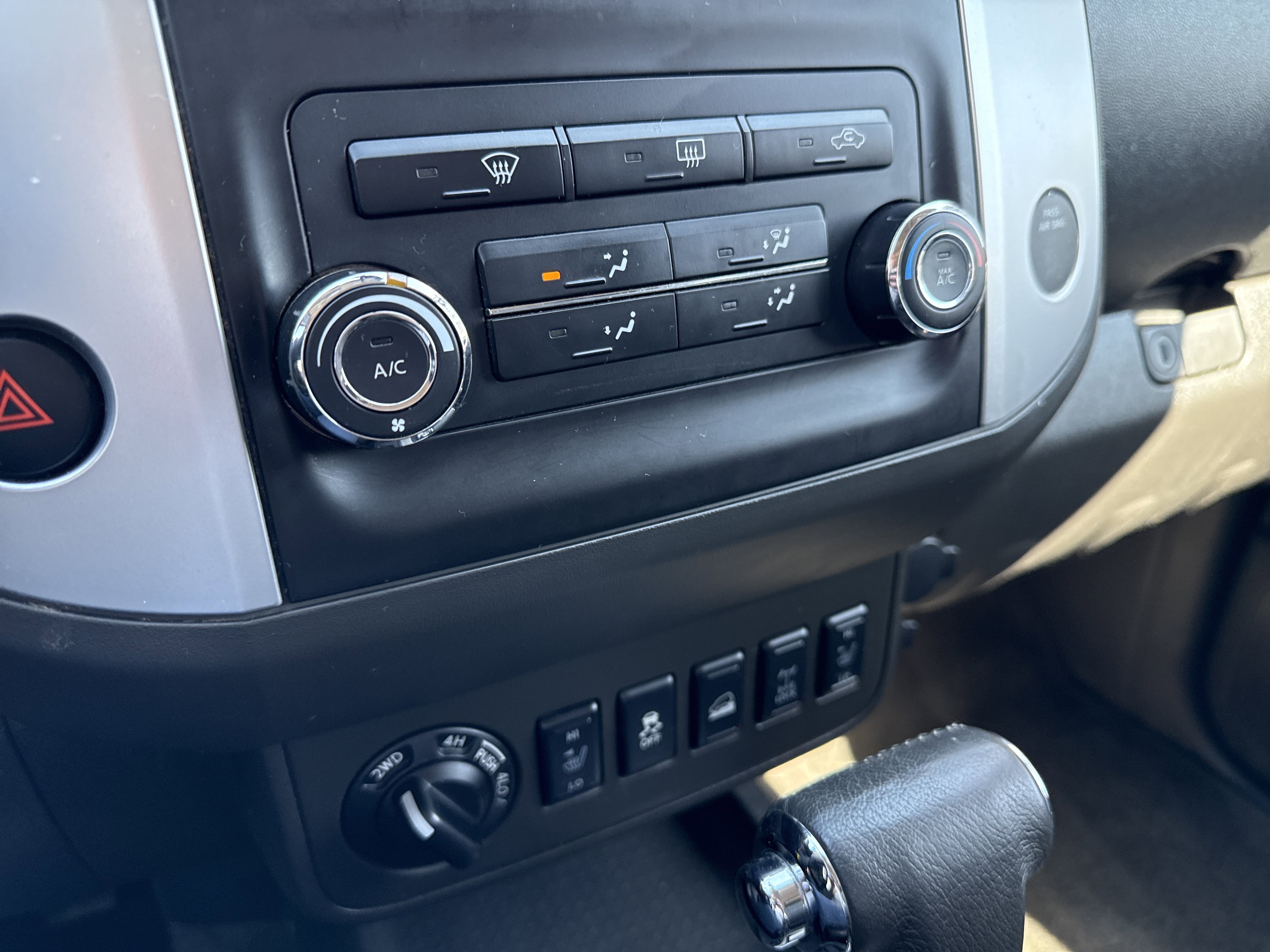 Used 2015 Nissan Xterra PRO-4X image 15