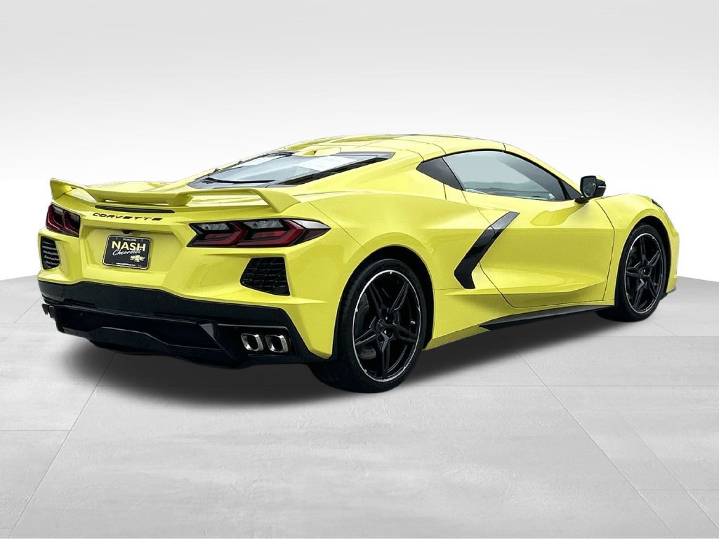 Used 2021 Chevrolet Corvette Stingray Premium Cpe w/ Z51 Performance Package RWD image 3